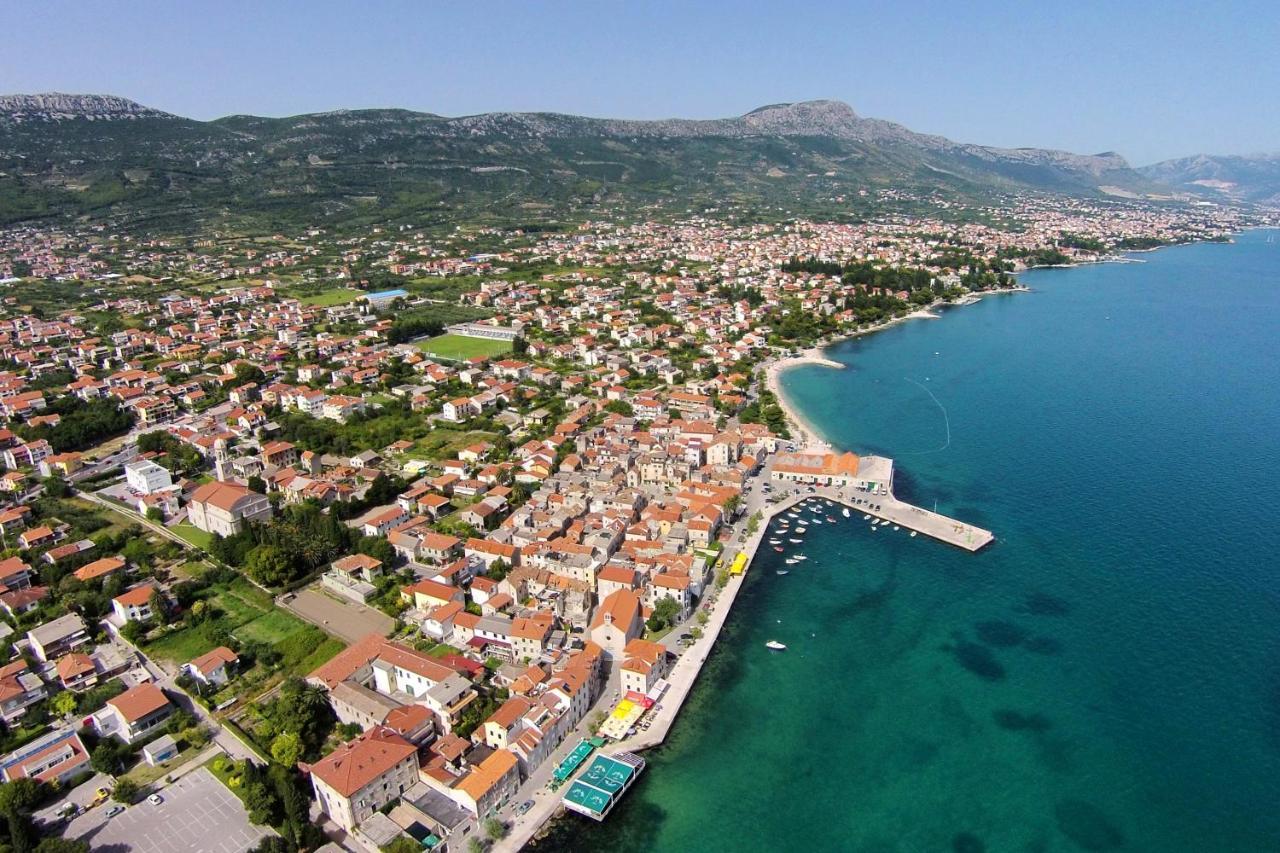 Apartments With A Parking Space Kastel Stari, Kastela - 20999 Экстерьер фото